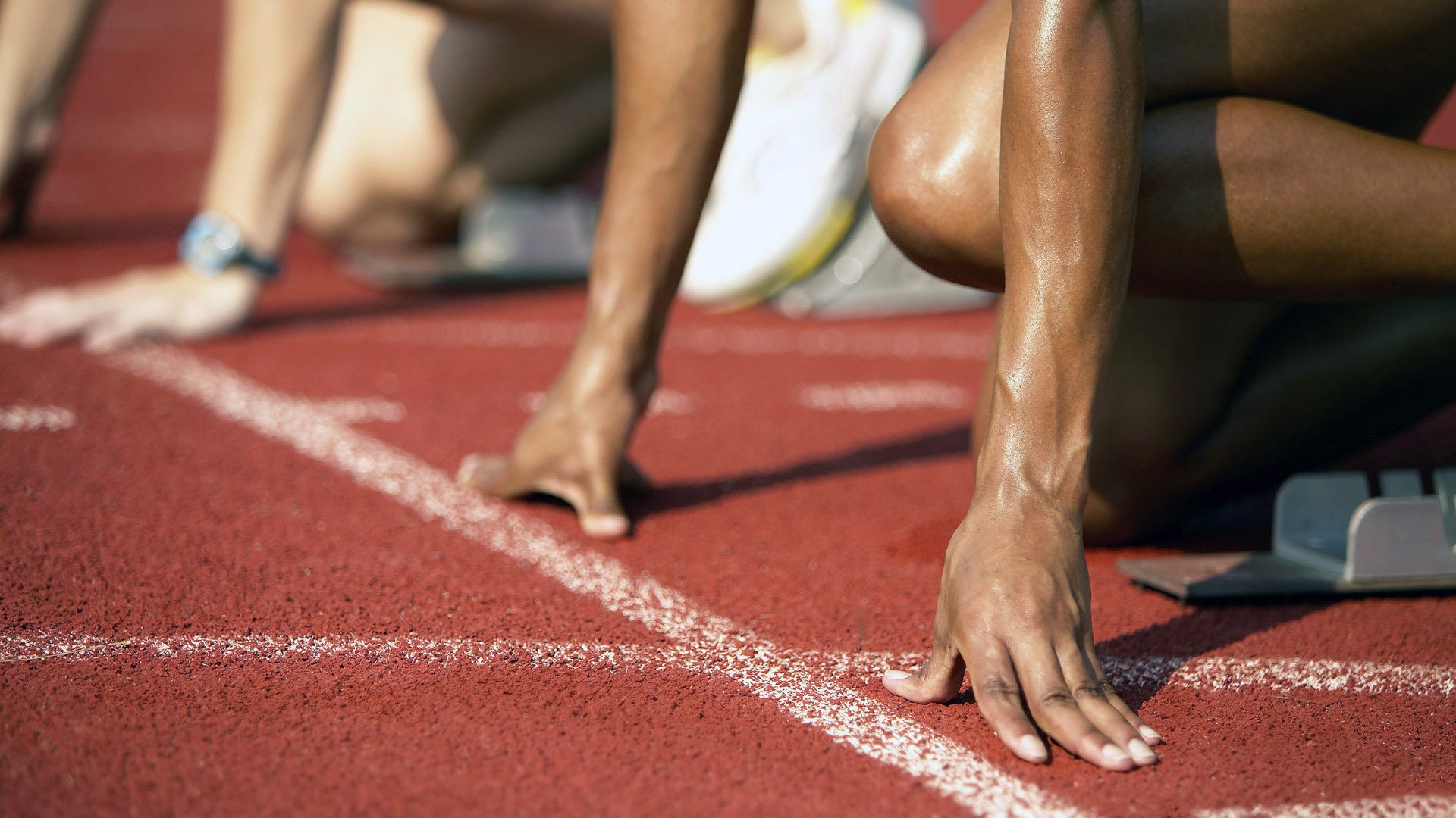 _赛车手再创速度纪录，刷新赛道新高度_，赛车手最快能跑多少迈